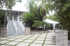 Palm-Island-Office-Courtyard