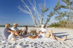 Day1_family_picnic_at_beach-02412_hr