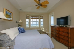 villa bedroom